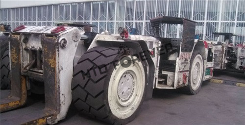 支架搬运车轮胎