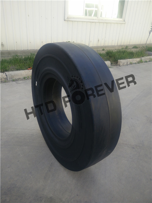 集装箱拖车轮胎