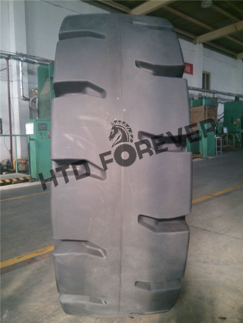 正面吊实心轮胎