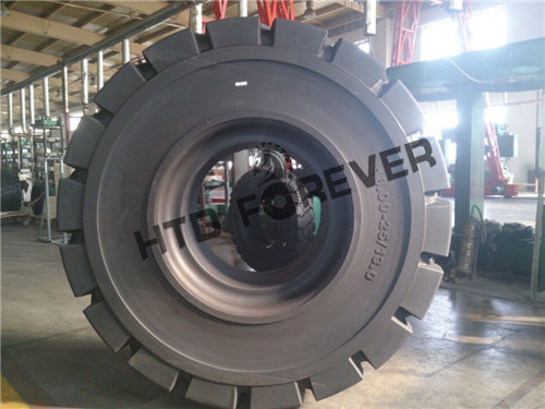 正面吊实心轮胎